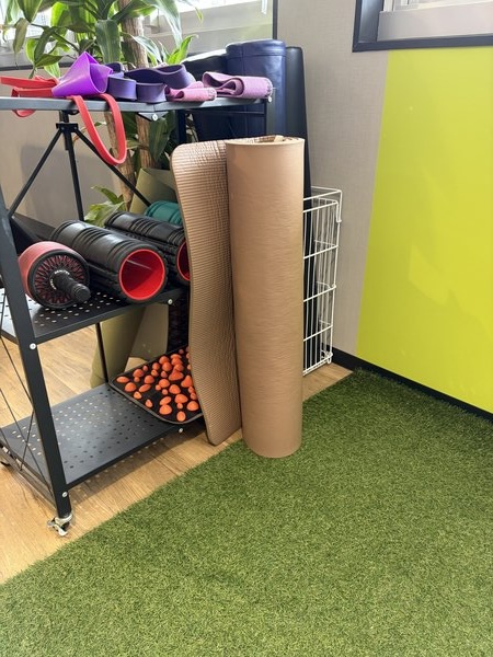 フィットイージーのストレッチ用品・バランスボールやフォームローラーが充実