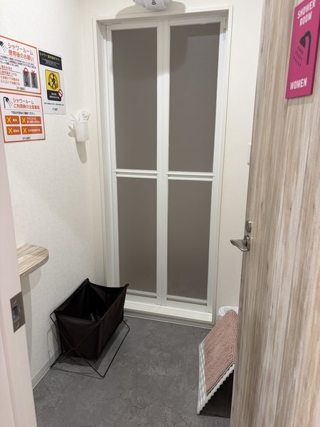 フィットイージーの女性専用シャワー室