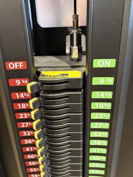 フィットイージーのマシン・ピンではなくスライドで重さを調整するタイプ