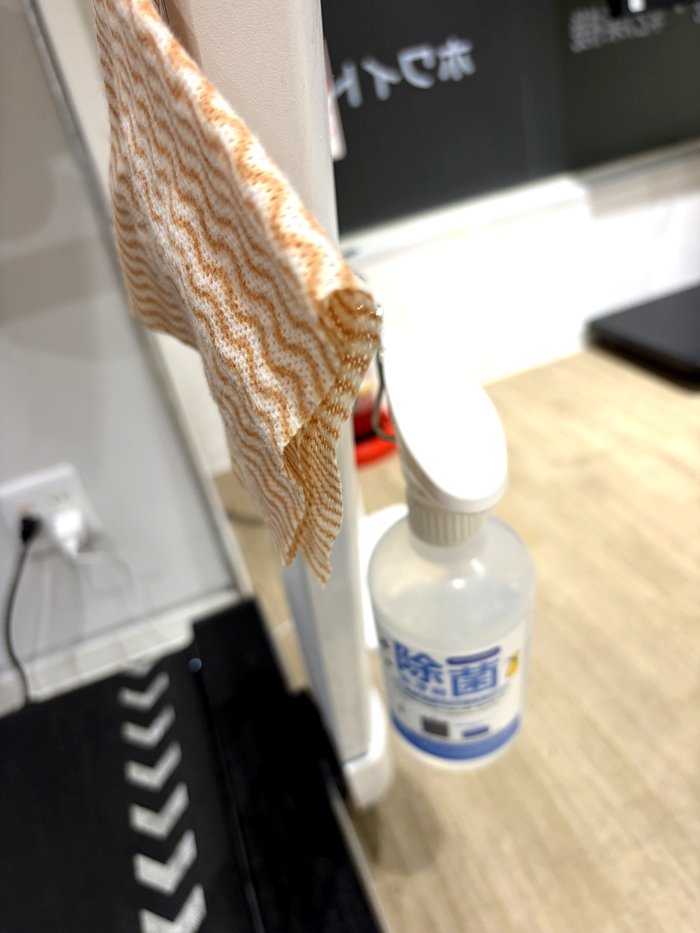 除菌スプレーと不織布